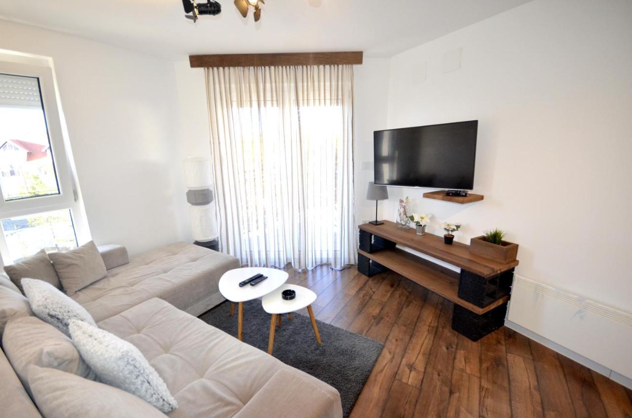 C L E A N&C O Z Y Apartmani Дівчибаре Екстер'єр фото