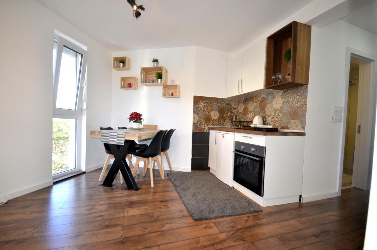 C L E A N&C O Z Y Apartmani Дівчибаре Екстер'єр фото