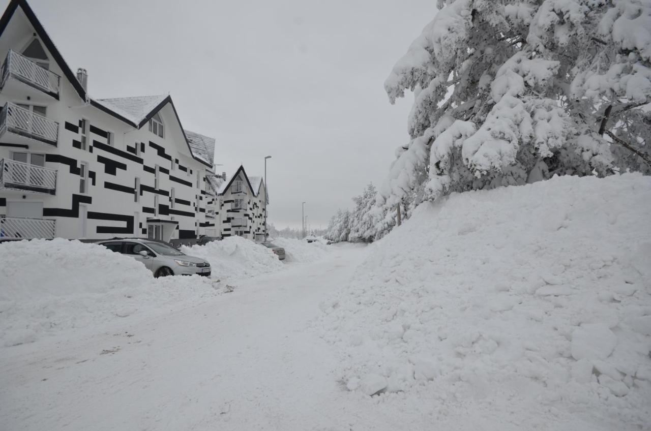 C L E A N&C O Z Y Apartmani Дівчибаре Екстер'єр фото